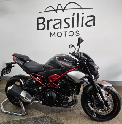 KAWASAKI Z900 