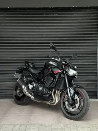 KAWASAKI Z900 KAWASAKI Z900