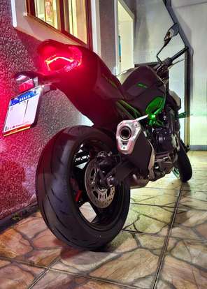 KAWASAKI-Z900-2025