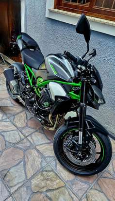 KAWASAKI-Z900-2025