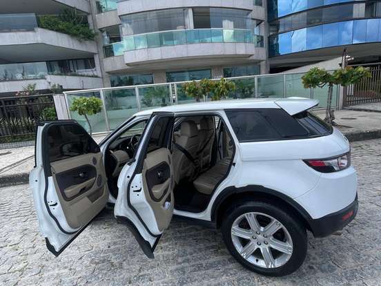 LAND ROVER-RANGE ROVER EVOQUE-2.0 PURE 4WD 16V GASOLINA 4P AUTOMÁTICO LAND ROVER-RANGE ROVER EVOQUE-2013