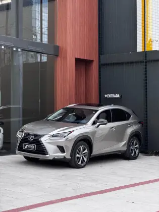 LEXUS NX 300h 2.5 16V VVT-I HYBRID LUXURY CVT AWD LEXUS NX 300h 2.5 16V VVT-I HYBRID LUXURY CVT AWD