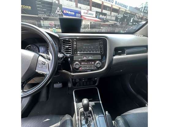 MITSUBISHI-OUTLANDER-2.0 COMFORT 16V GASOLINA 4P AUTOMÁTICO MITSUBISHI-OUTLANDER-2017