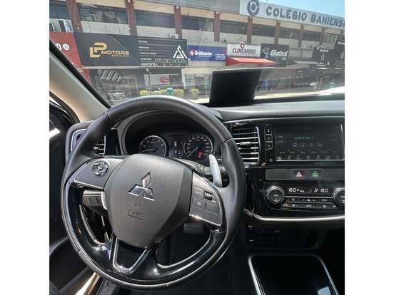 MITSUBISHI-OUTLANDER-2017