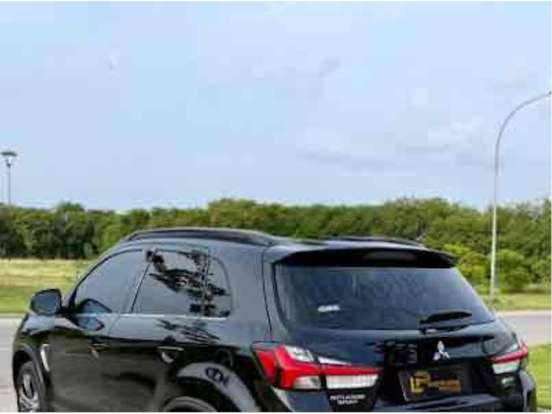 MITSUBISHI-OUTLANDER-2021