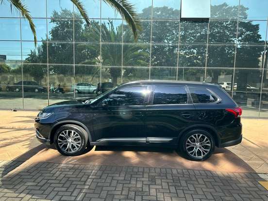 MITSUBISHI-OUTLANDER-2.0 16V GASOLINA 4P AUTOMÁTICO MITSUBISHI-OUTLANDER-2015