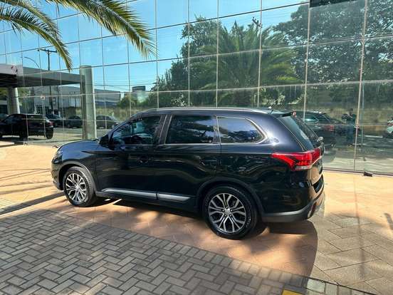 MITSUBISHI-OUTLANDER-2.0 16V GASOLINA 4P AUTOMÁTICO MITSUBISHI-OUTLANDER-2015
