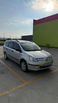 NISSAN-LIVINA-2011
