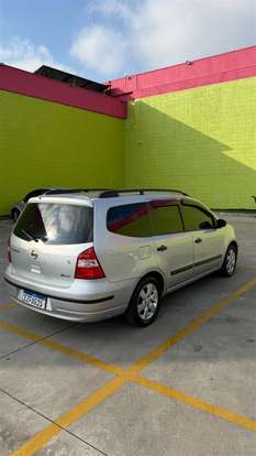 NISSAN-LIVINA-2011