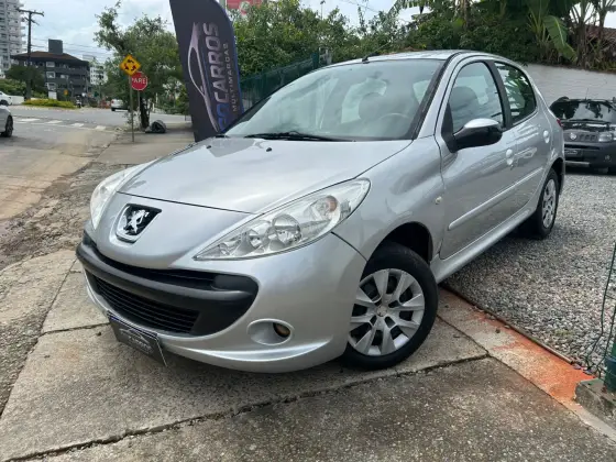 PEUGEOT 207 1.4 XR 8V FLEX 4P MANUAL PEUGEOT 207 1.4 XR 8V FLEX 4P MANUAL
