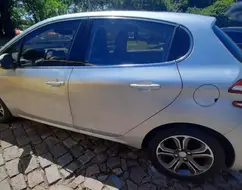 PEUGEOT 208 1.6 GRIFFE 16V FLEX 4P AUTOMÁTICO PEUGEOT 208 1.6 GRIFFE 16V FLEX 4P AUTOMÁTICO