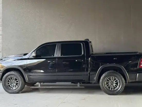 RAM-1500-5.7 V8 GASOLINA REBEL CD 4X4 AUTOMÁTICO RAM-1500-2022