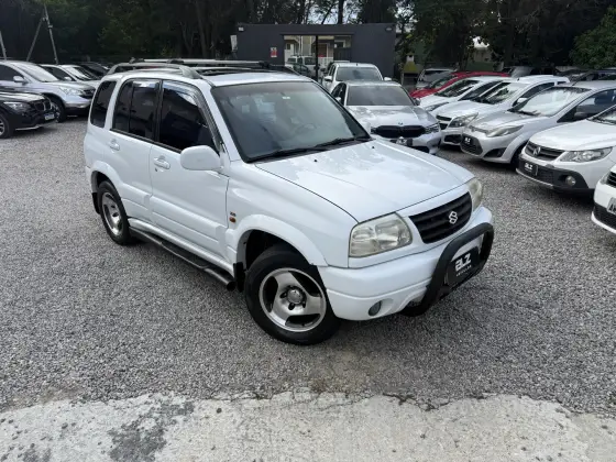 SUZUKI GRAND VITARA 2.0 4X4 16V GASOLINA 4P AUTOMÁTICO SUZUKI GRAND VITARA 2.0 4X4 16V GASOLINA 4P AUTOMÁTICO