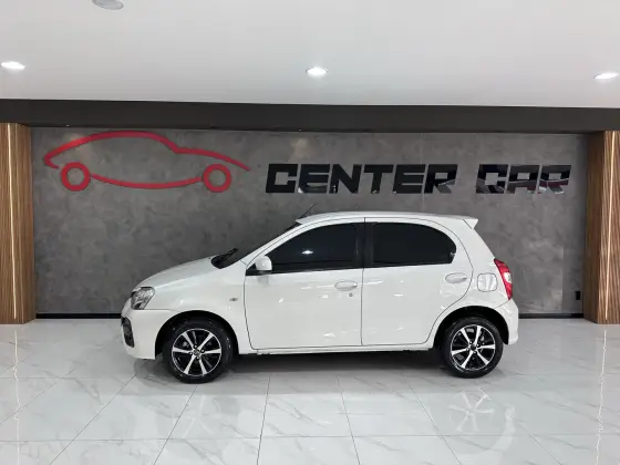 TOYOTA ETIOS 1.5 XS 16V FLEX 4P AUTOMÁTICO TOYOTA ETIOS 1.5 XS 16V FLEX 4P AUTOMÁTICO