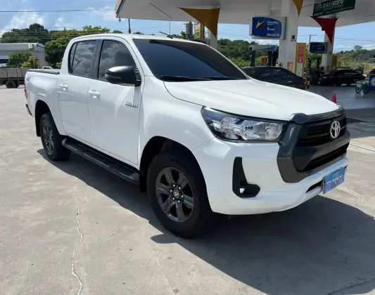 TOYOTA HILUX 2.8 D-4D TURBO DIESEL CD SR 4X4 AUTOMÁTICO