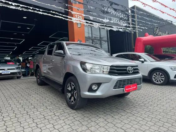 TOYOTA HILUX 2.8 POWER PACK 4X4 CD 16V DIESEL 4P MANUAL