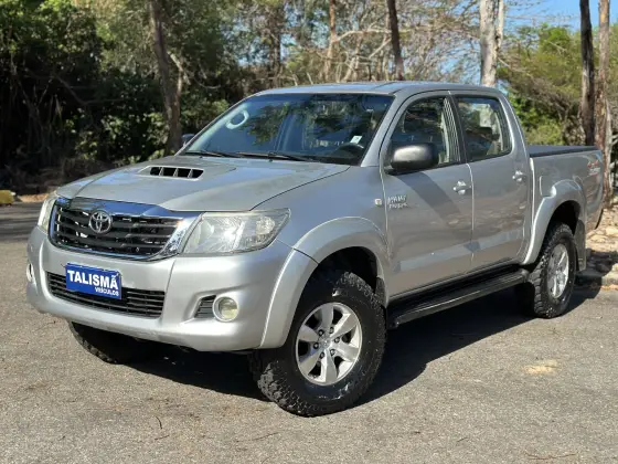 TOYOTA HILUX 3.0 SR 4X4 CD 16V TURBO INTERCOOLER DIESEL 4P AUTOMÁTICO TOYOTA HILUX 3.0 SR 4X4 CD 16V TURBO INTERCOOLER DIESEL 4P AUTOMÁTICO