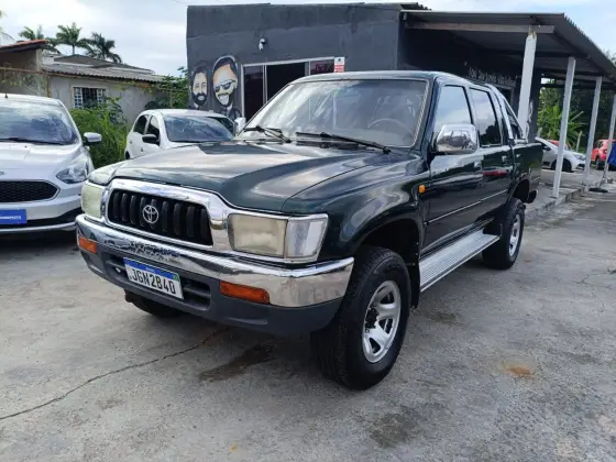 TOYOTA HILUX 3.0 SRV 4X2 CD 8V DIESEL 4P MANUAL