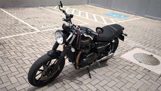 TRIUMPH-STREET TWIN-2019