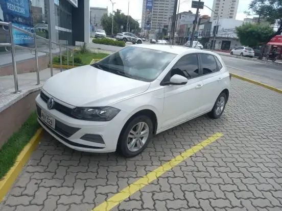 VOLKSWAGEN-POLO-2017