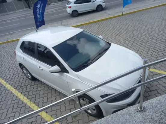 VOLKSWAGEN-POLO-2017