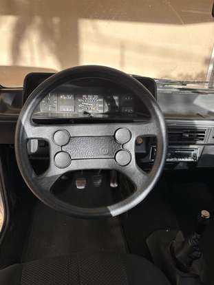 VOLKSWAGEN-GOL-1984