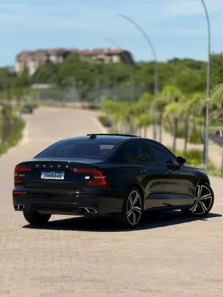 VOLVO S60 2.0 T8 R-DESIGN HÍBRIDO 4P AUTOMÁTICO VOLVO S60 2.0 T8 R-DESIGN HÍBRIDO 4P AUTOMÁTICO