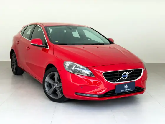 VOLVO V40 2.0 T4 DYNAMIC TURBO GASOLINA 4P AUTOMÁTICO