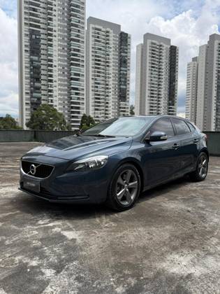 VOLVO V40 2.0 T4 KINETIC GASOLINA 4P AUTOMÁTICO