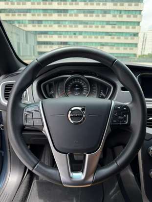 VOLVO-V40-2.0 T4 KINETIC GASOLINA 4P AUTOMÁTICO VOLVO-V40-2019