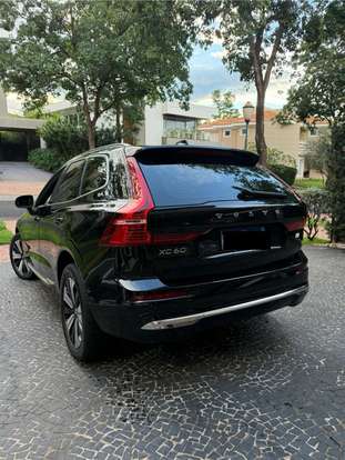 VOLVO-XC60-2023