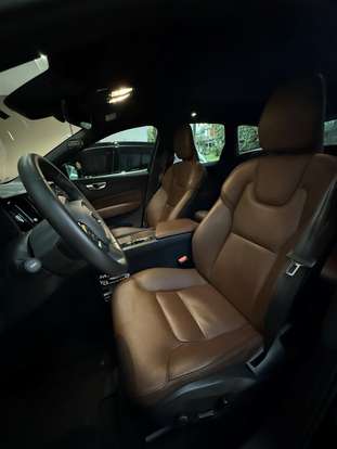 VOLVO-XC60-2023