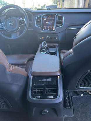 VOLVO-XC90-2024