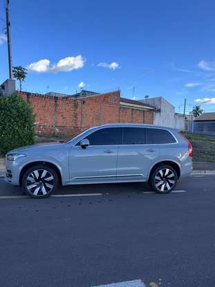 VOLVO-XC90-2024