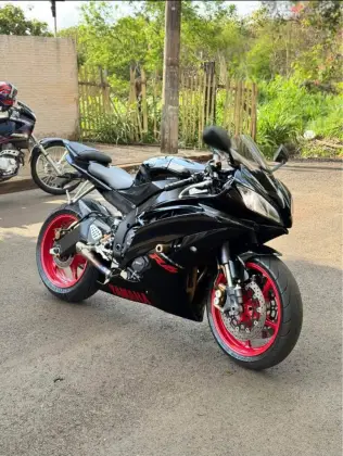 YAMAHA YZF-R6 