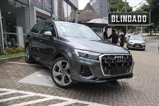 AUDI-Q7-2024