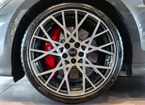 AUDI-RS3-2025