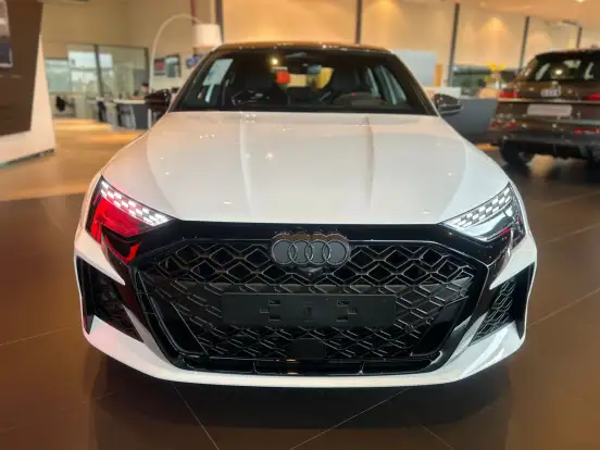 AUDI-RS3-2025