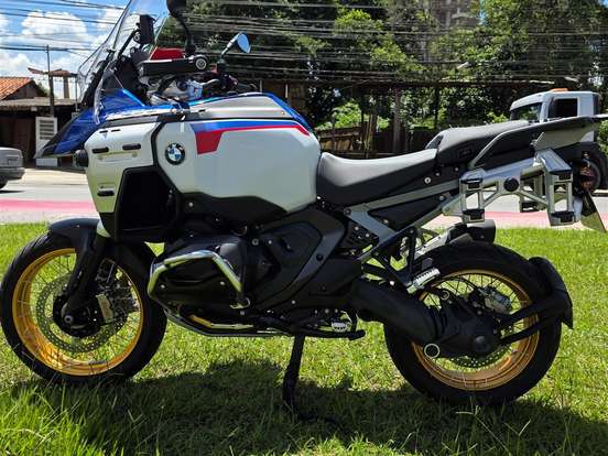 BMW-R 1300 GS ADVENTURE TROPHY BMW-R 1300 GS ADVENTURE TROPHY-2025