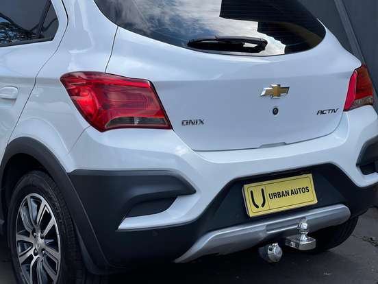 CHEVROLET-ONIX-2016