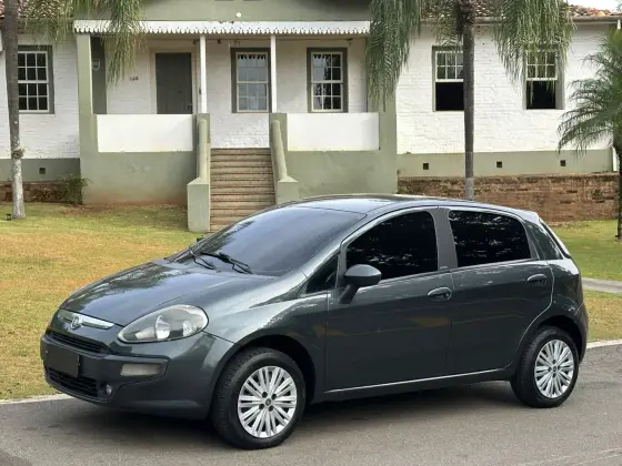 FIAT PUNTO 1.4 ATTRACTIVE 8V FLEX 4P MANUAL FIAT PUNTO 1.4 ATTRACTIVE 8V FLEX 4P MANUAL
