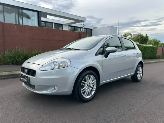 FIAT PUNTO 1.8 ESSENCE 16V FLEX 4P AUTOMATIZADO