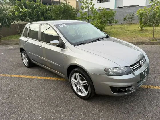 FIAT STILO 1.8 MPI SP 8V FLEX 4P AUTOMATIZADO FIAT STILO 1.8 MPI SP 8V FLEX 4P AUTOMATIZADO