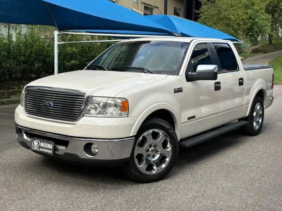 FORD F-150 5.4 LARIAT 4X2 CD V8 24V GASOLINA 4P AUTOMÁTICO