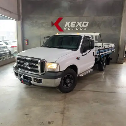 FORD F-350 2.8 TURBO DIESEL 2P MANUAL