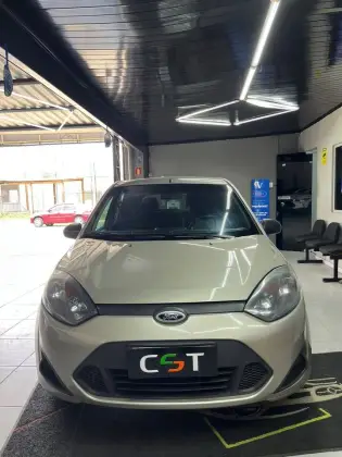 FORD FIESTA 1.0 ROCAM HATCH 8V FLEX 4P MANUAL FORD FIESTA 1.0 ROCAM HATCH 8V FLEX 4P MANUAL