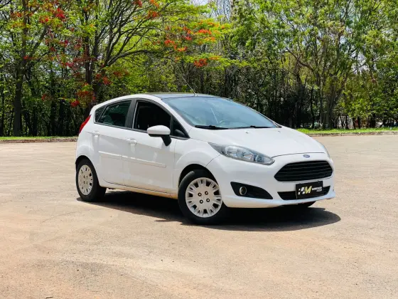 FORD FIESTA 1.5 SE HATCH 16V FLEX 4P MANUAL FORD FIESTA 1.5 SE HATCH 16V FLEX 4P MANUAL