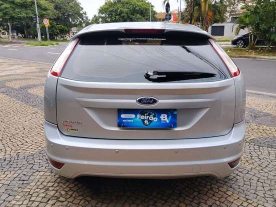 FORD-FOCUS-2012