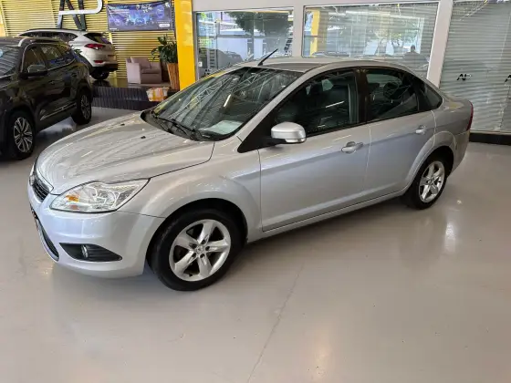 FORD FOCUS 2.0 GHIA SEDAN 16V FLEX 4P AUTOMÁTICO