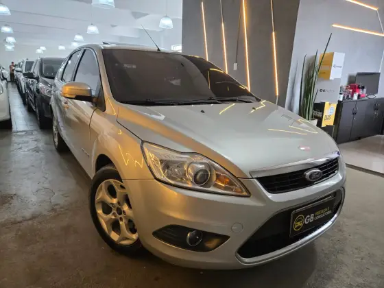 FORD FOCUS 2.0 TITANIUM HATCH 16V FLEX 4P AUTOMÁTICO